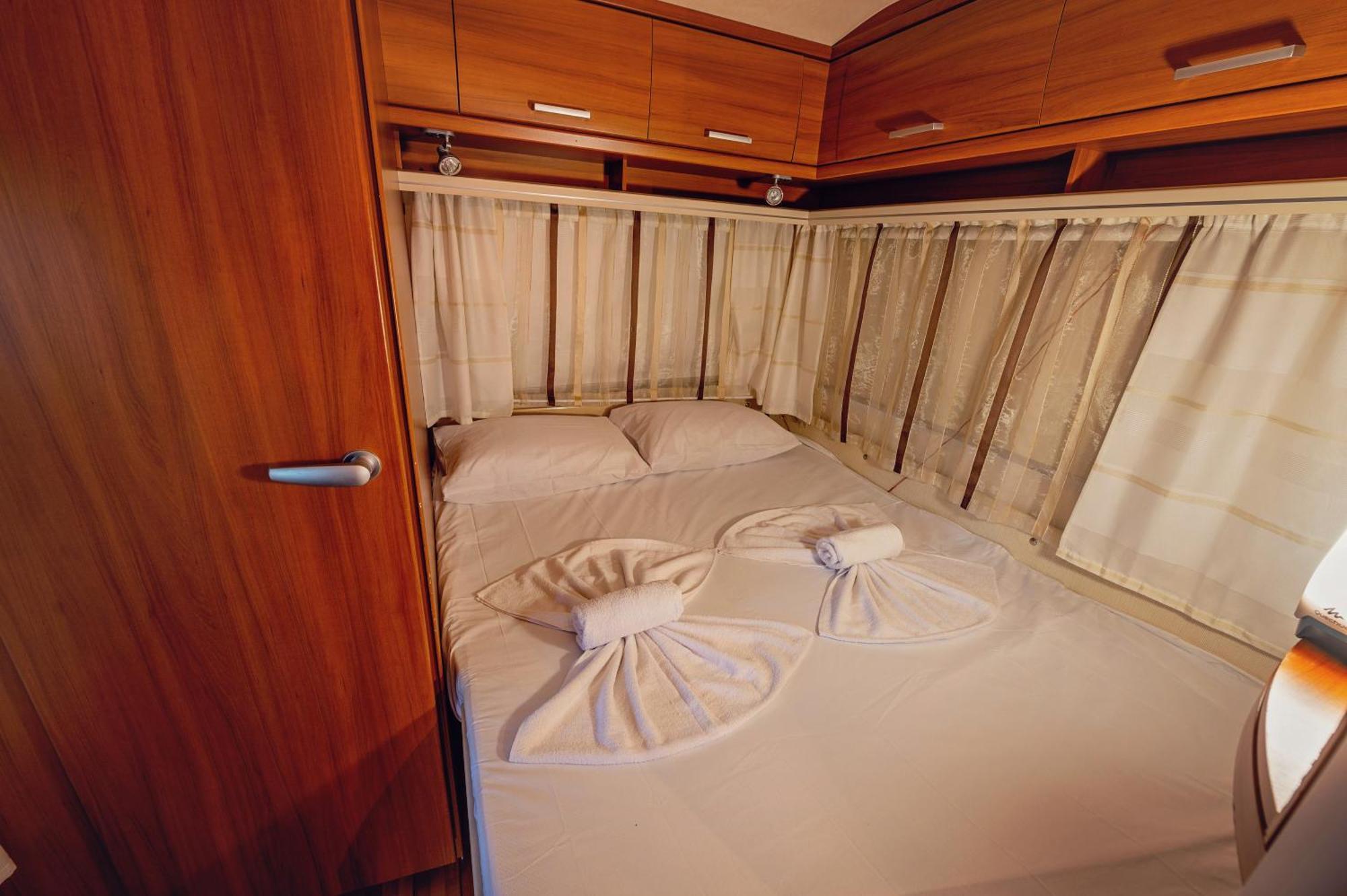 Hotel Каравани Avi Iris Фичоза Warna Zewnętrze zdjęcie
